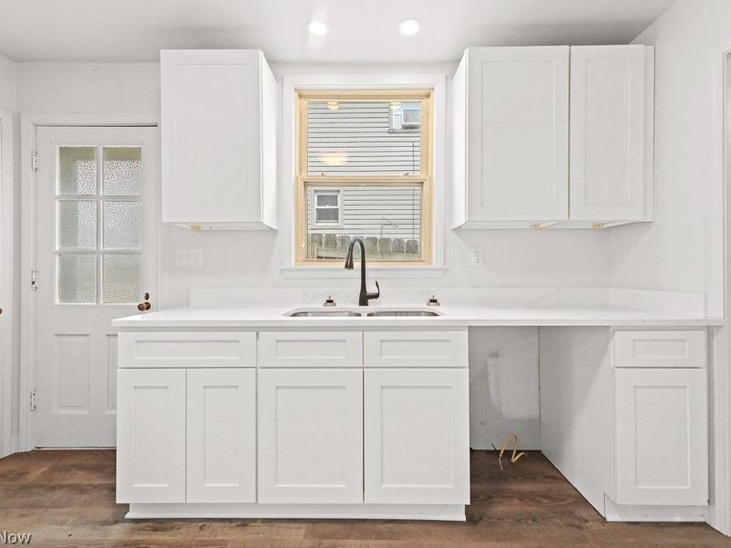 1073 Parkside Drive, Alliance, OH 44601 Photo 5