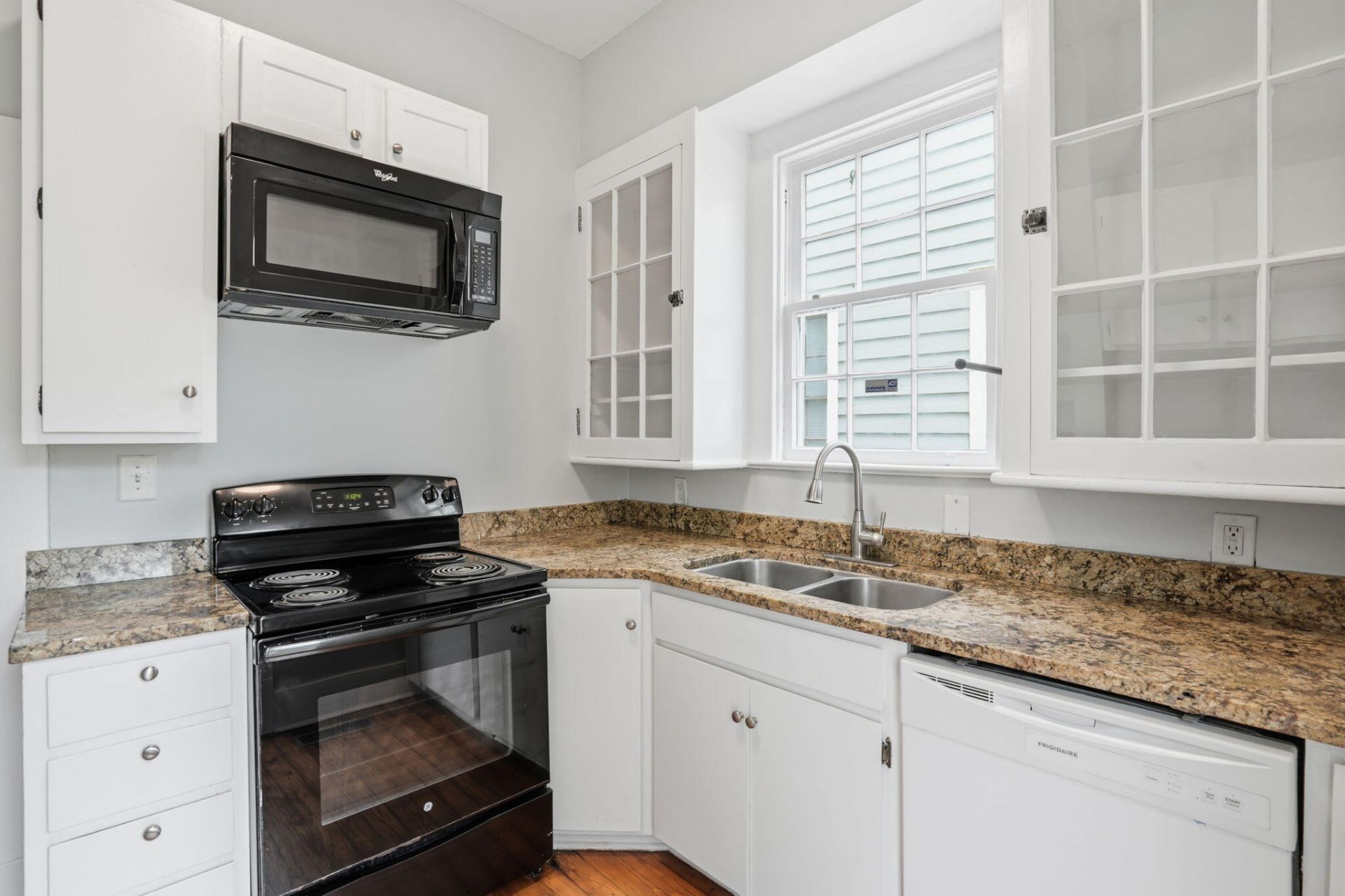 97 Smith Street Photo 13