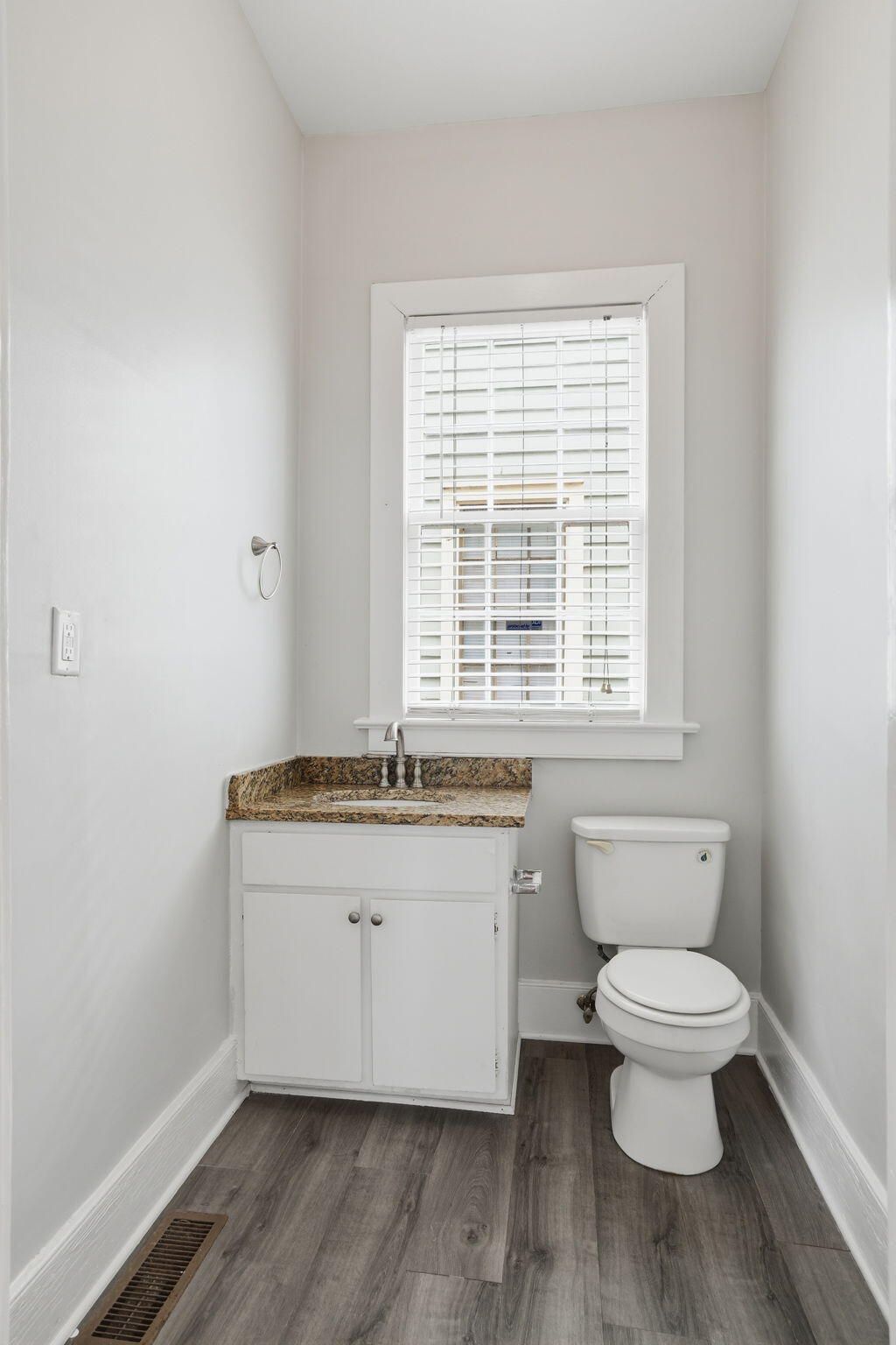 97 Smith Street Photo 15