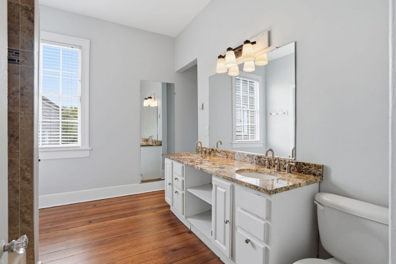 97 Smith Street Photo 17
