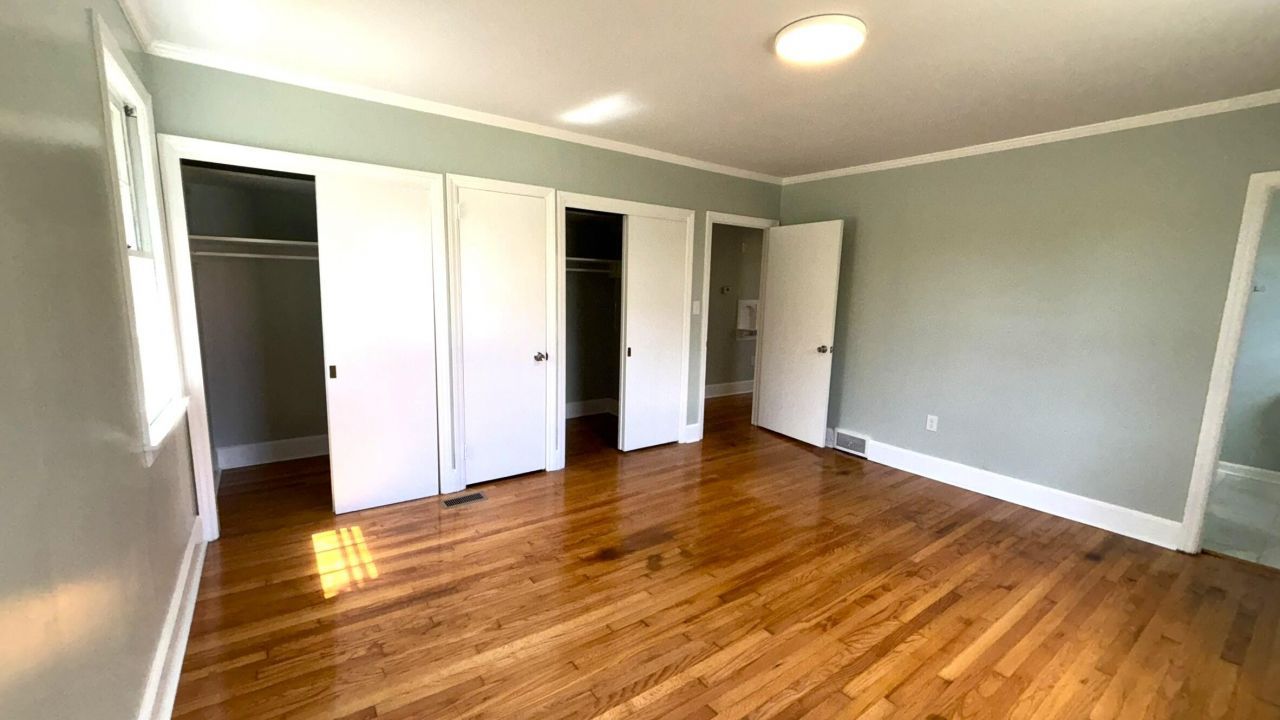 421 River Drive Photo 14