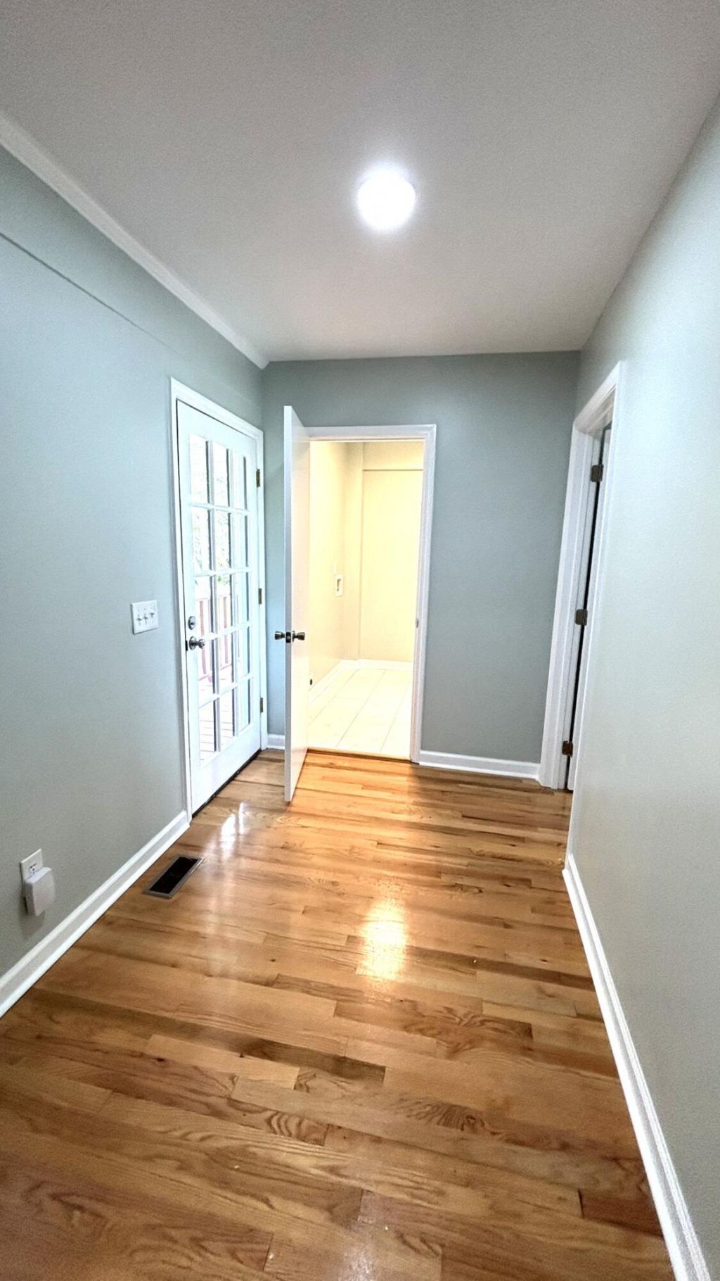 421 River Drive Photo 16