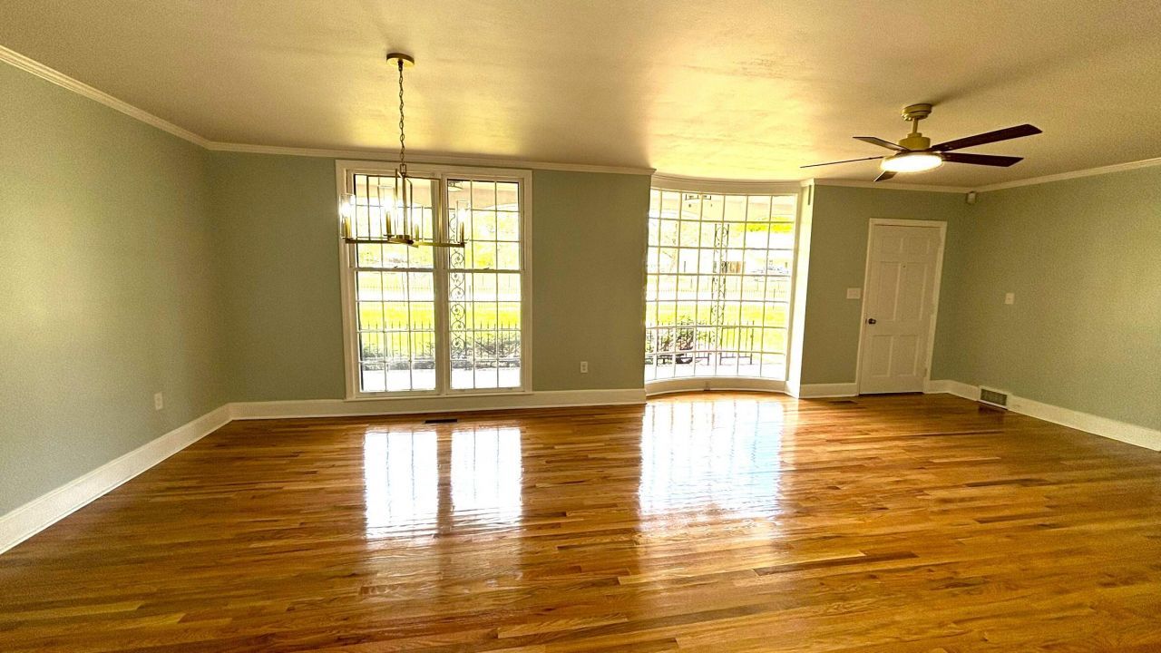 421 River Drive Photo 4