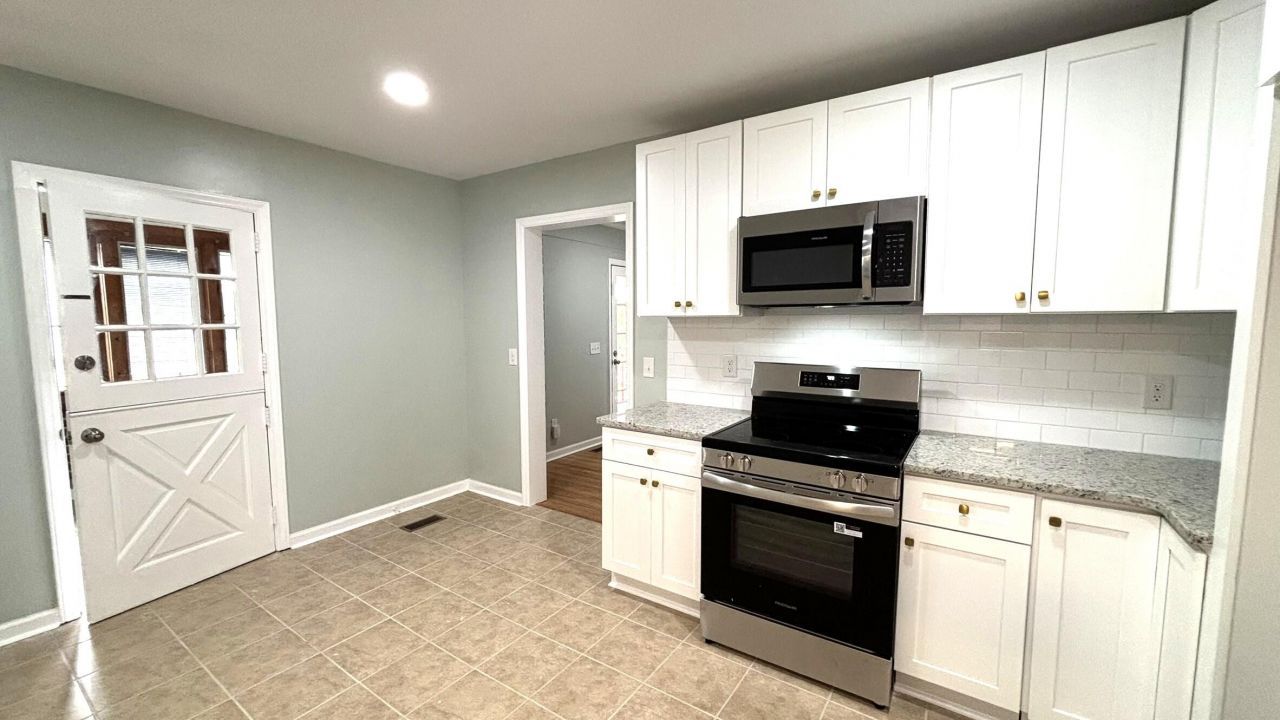 421 River Drive Photo 8