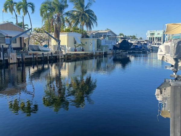 8 Grassy Road, KEY LARGO, FL 33037