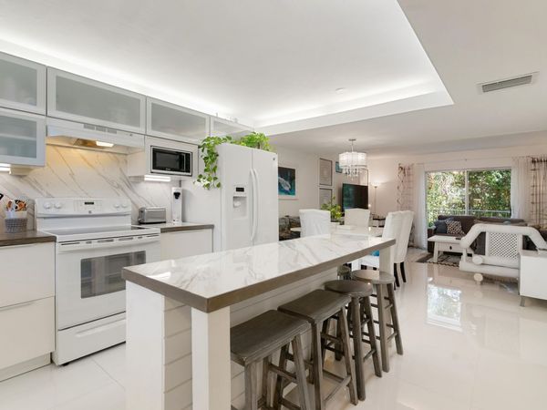 300 Ocean Drive, Unit APT 26, KEY LARGO, FL 33037