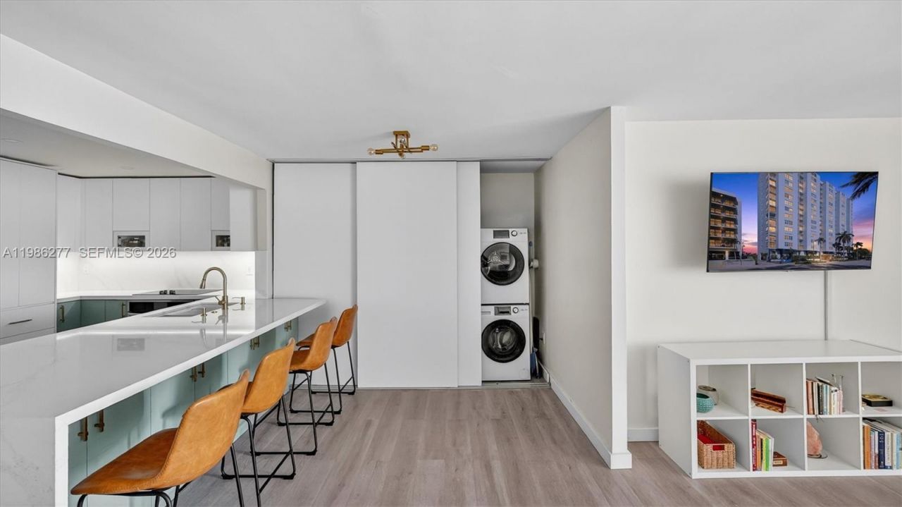 6450 Collins Ave, Unit 903, Miami Beach, FL 33141 Photo