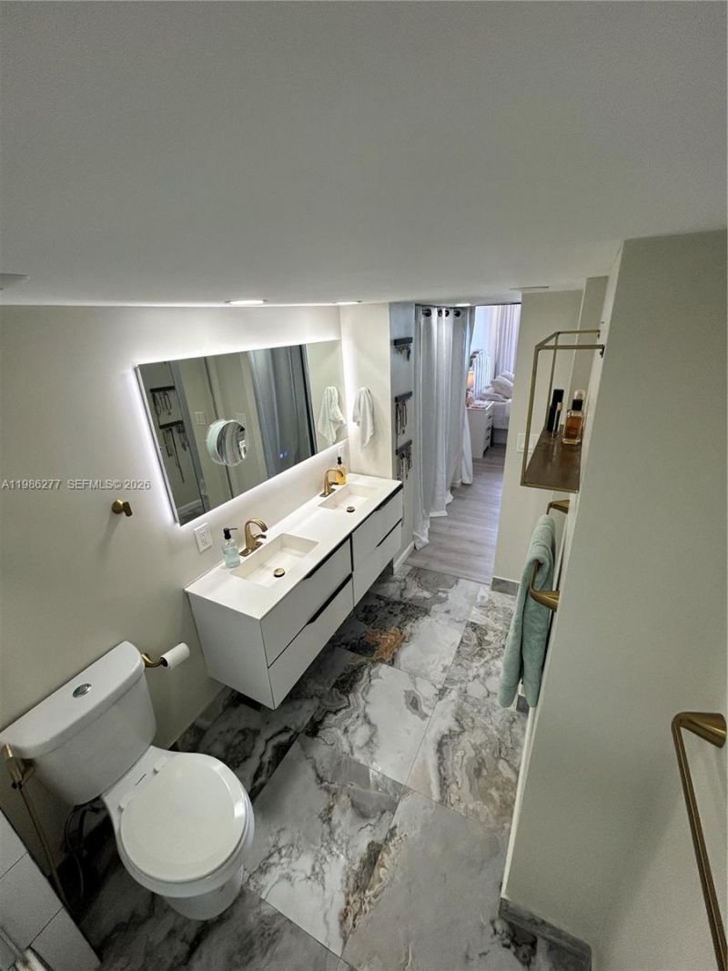 6450 Collins Ave , Unit 903, Miami Beach, FL 33141 Photo