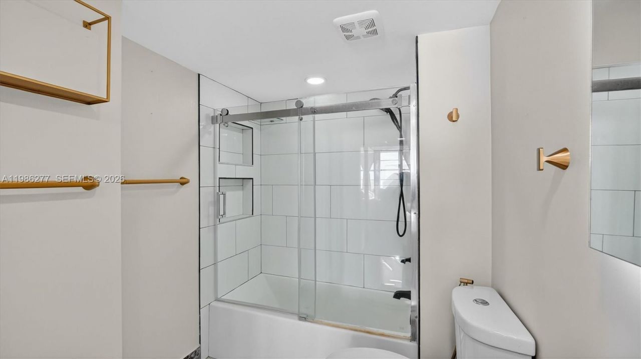 6450 Collins Ave, Unit 903, Miami Beach, FL 33141 Photo