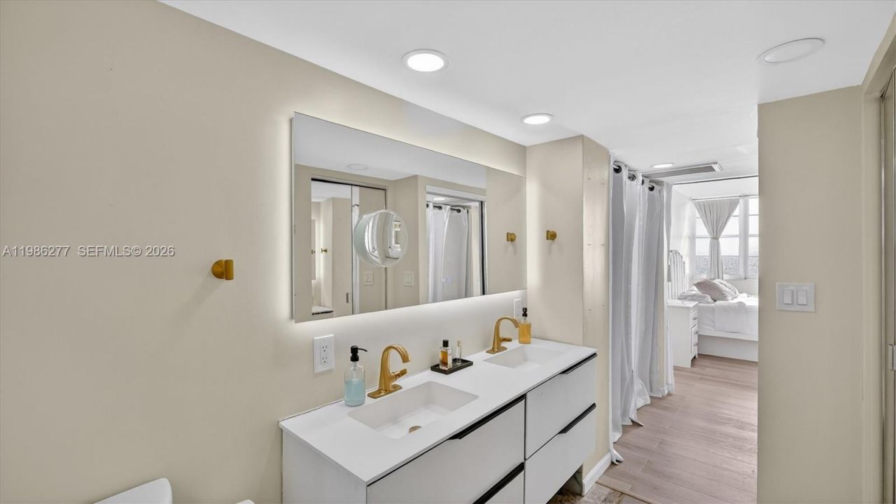 6450 Collins Ave, Unit 903, Miami Beach, FL 33141 Photo