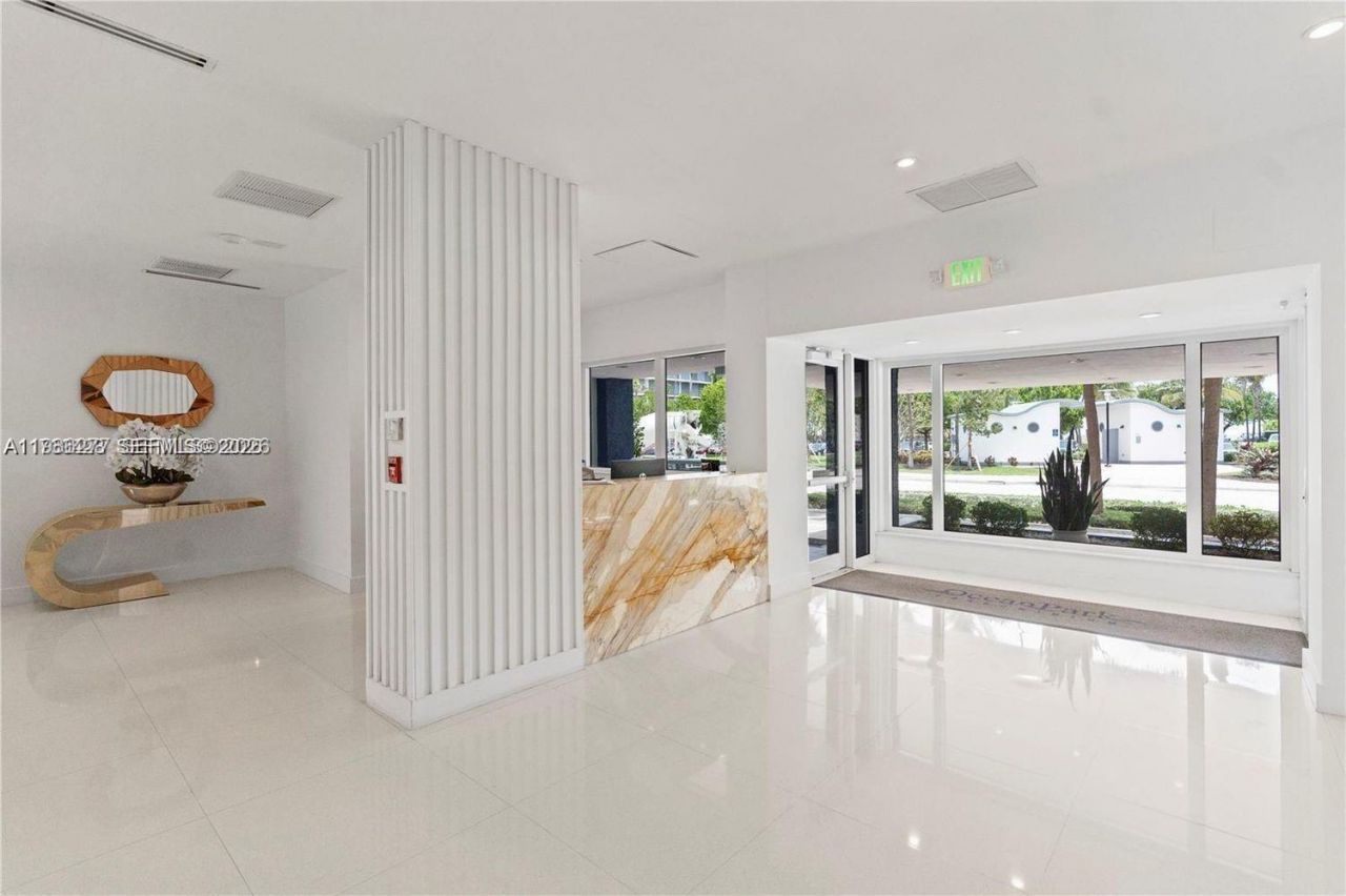 6450 Collins Ave , Unit 903, Miami Beach, FL 33141 Photo