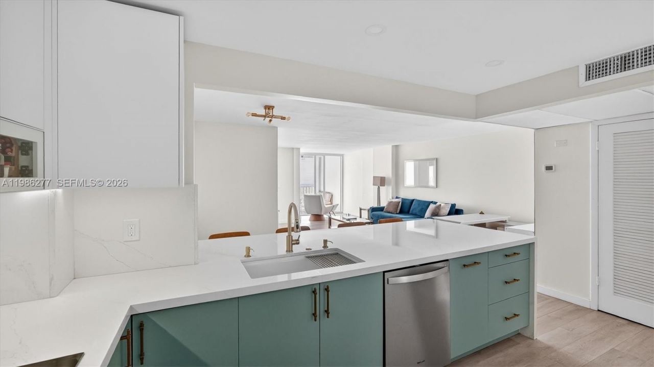 6450 Collins Ave, Unit 903, Miami Beach, FL 33141 Photo