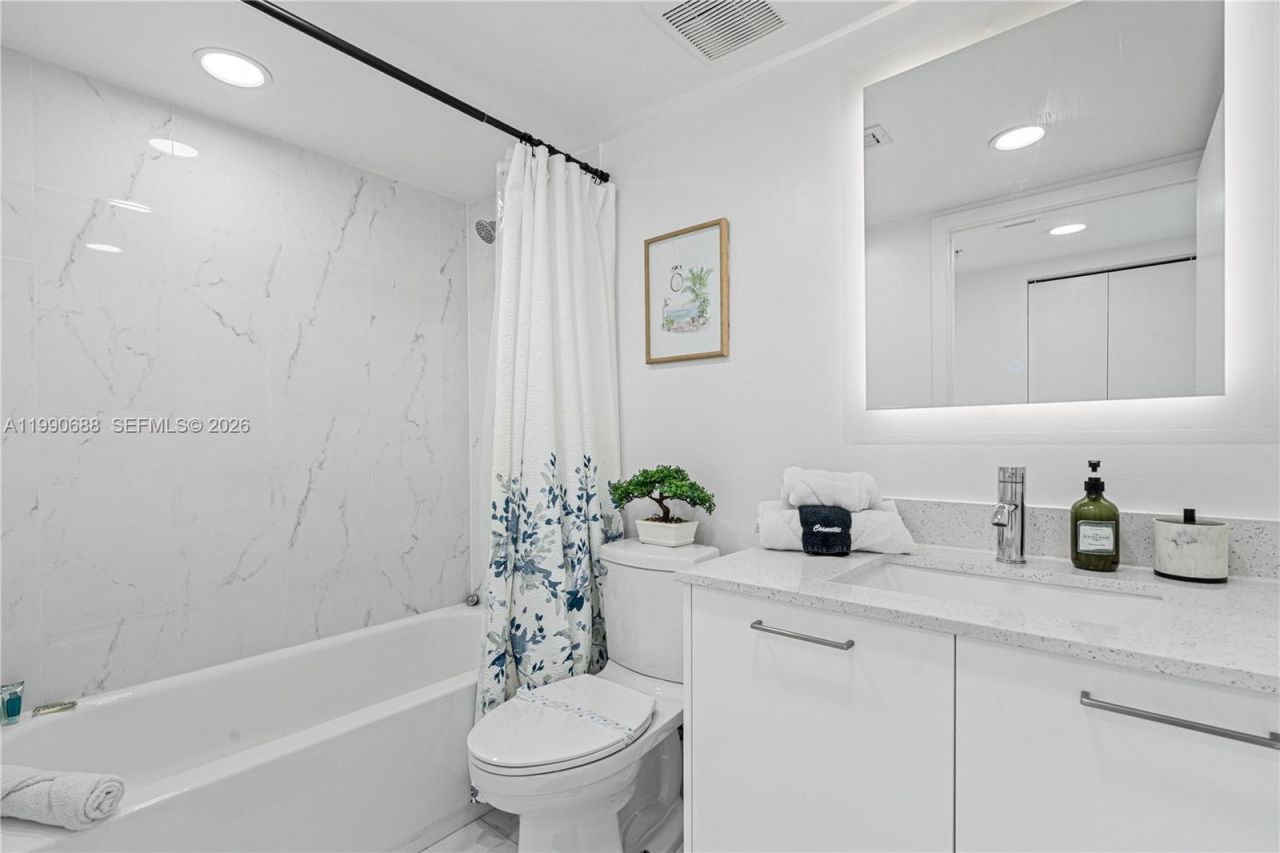 1850 Monroe St , Unit 308, Hollywood, FL 33020 Photo