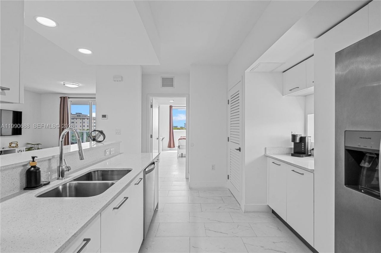 1850 Monroe St , Unit 308, Hollywood, FL 33020 Photo