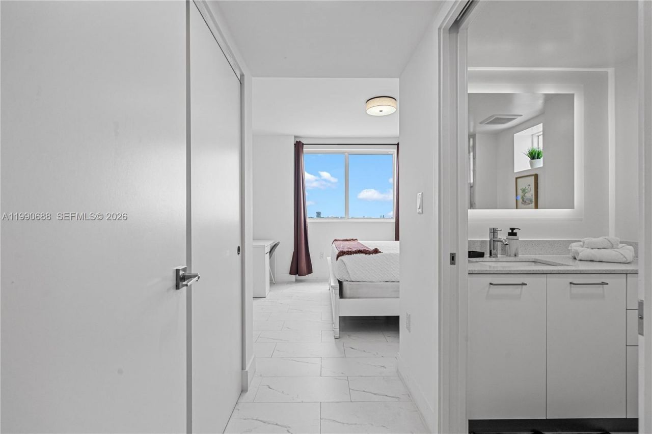 1850 Monroe St , Unit 308, Hollywood, FL 33020 Photo