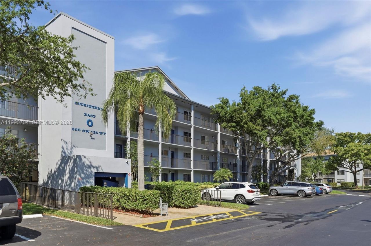 800 SW 125th Way, Unit 312O, Pembroke Pines, FL 33027 Photo