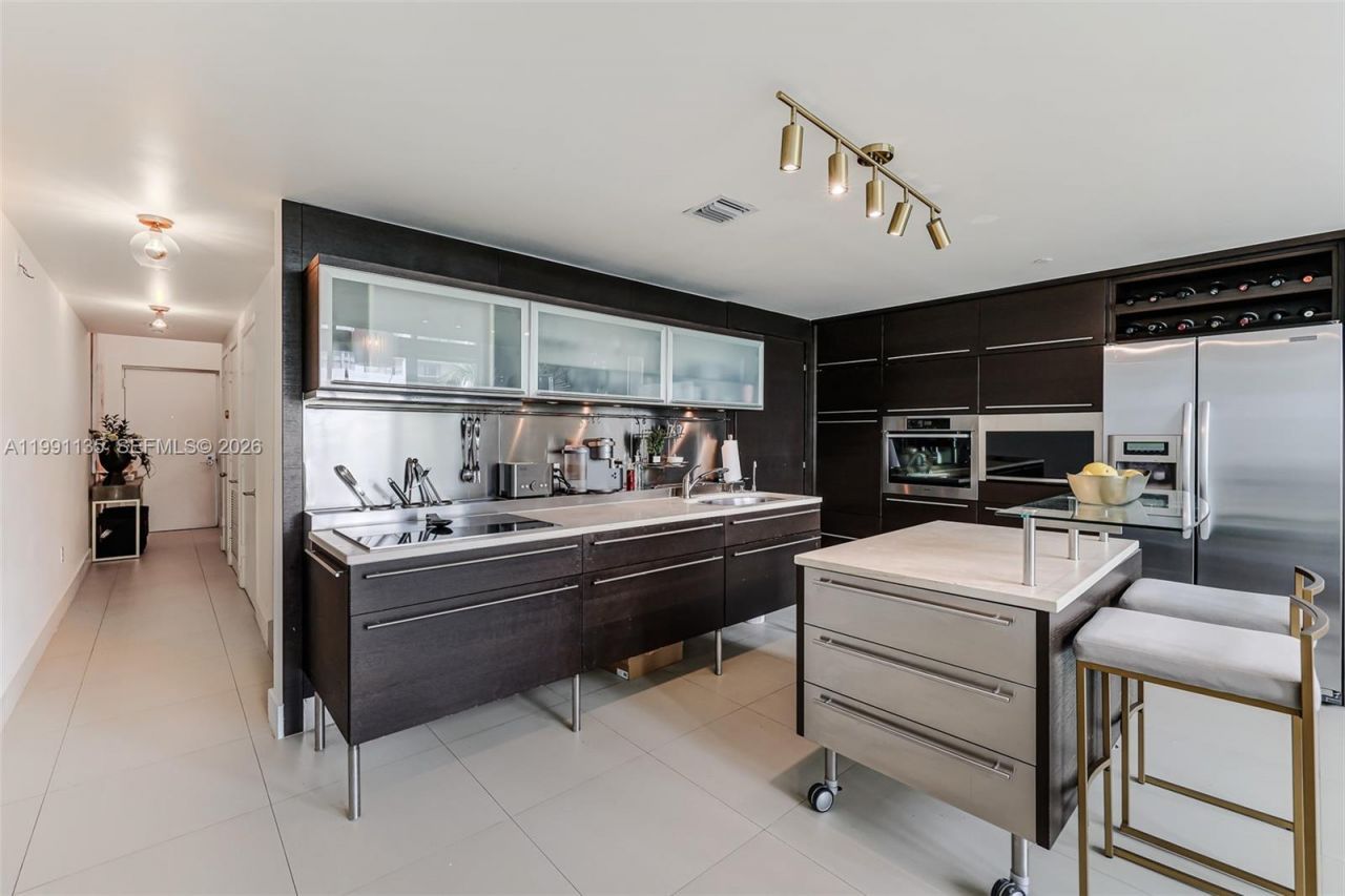 6000 Collins Ave, Unit 523, Miami Beach, FL 33140 Photo