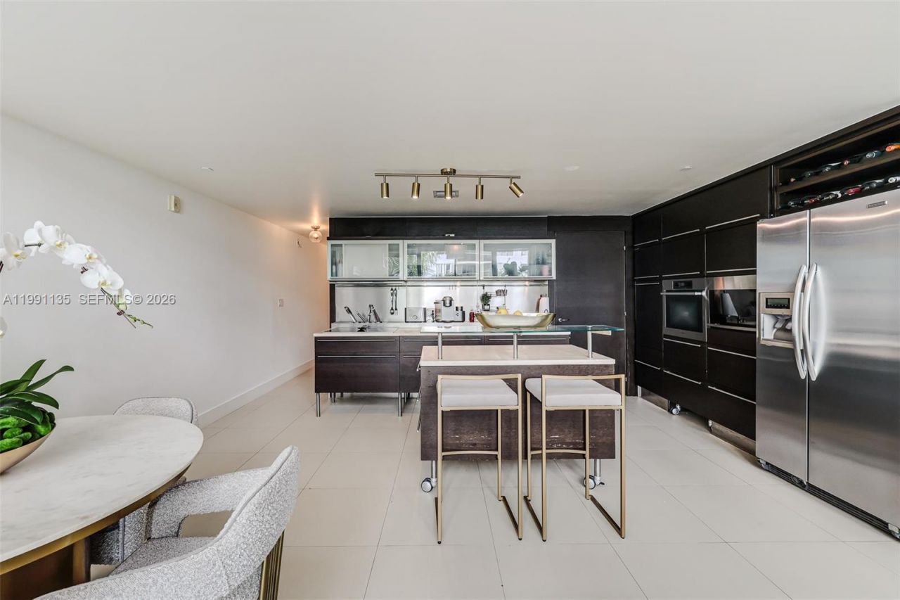 6000 Collins Ave, Unit 523, Miami Beach, FL 33140 Photo