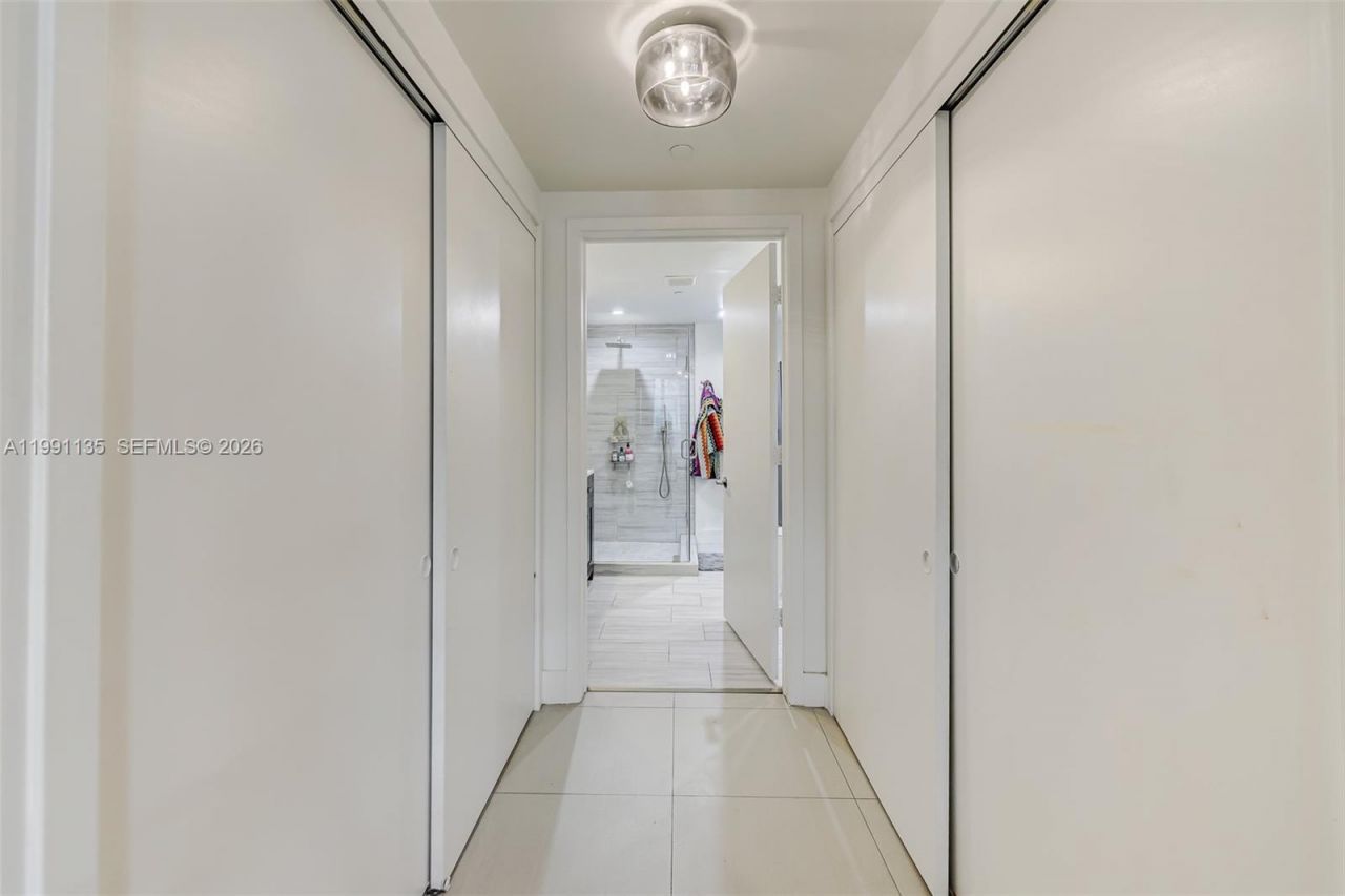 6000 Collins Ave, Unit 523, Miami Beach, FL 33140 Photo