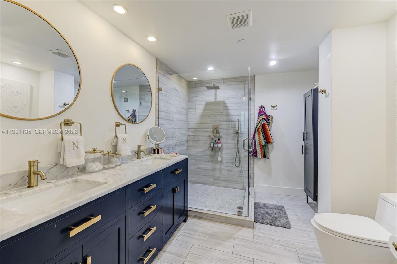 6000 Collins Ave, Unit 523, Miami Beach, FL 33140 Photo