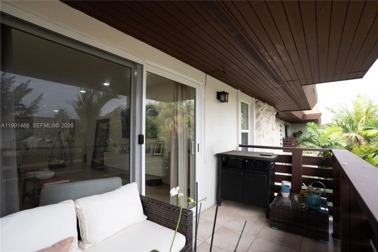 7483 SW 82nd St , Unit A308, Miami, FL 33143 Photo