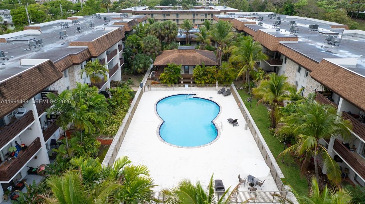 7483 SW 82nd St , Unit A308, Miami, FL 33143 Photo