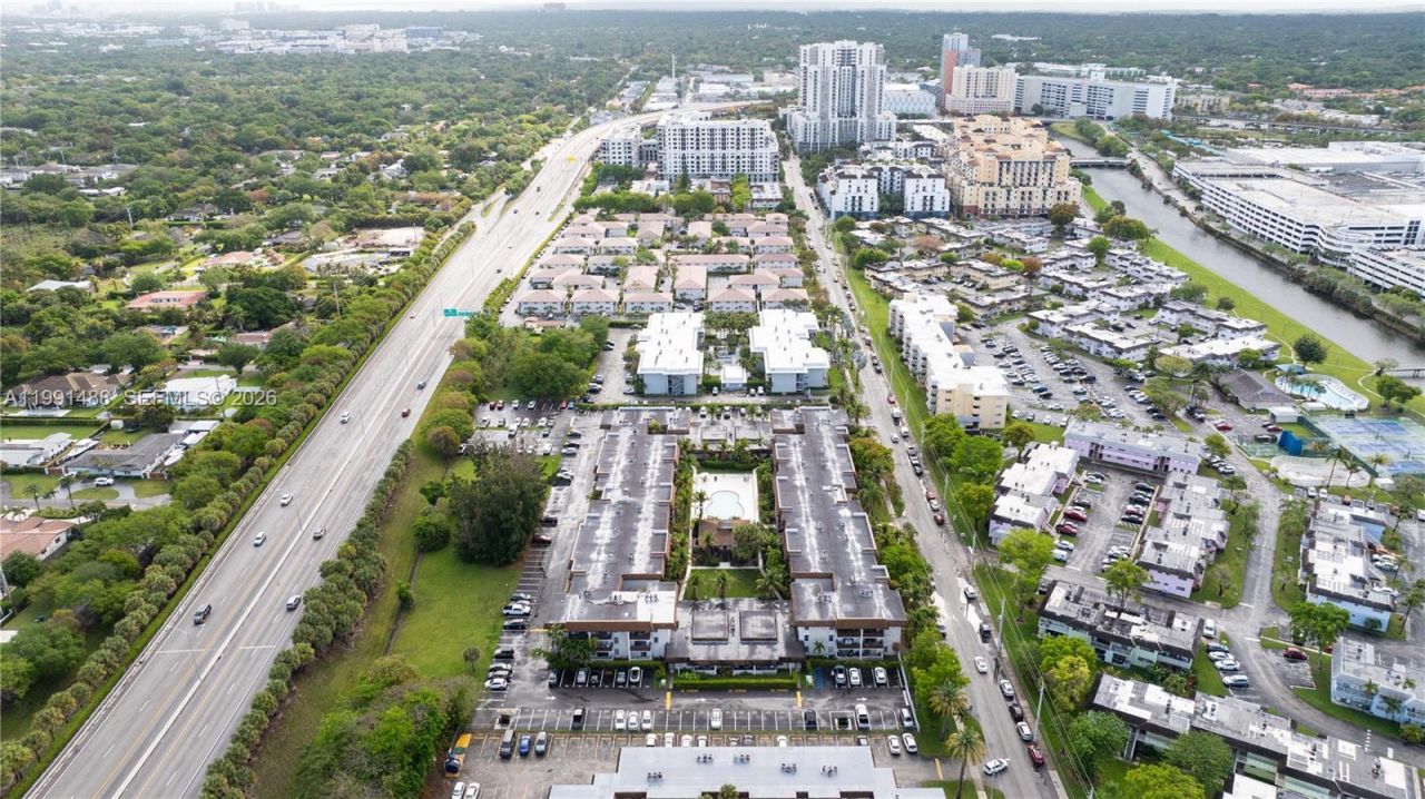 7483 SW 82nd St , Unit A308, Miami, FL 33143 Photo