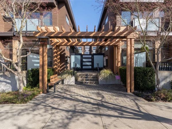 1020 Richardson St, Unit 10, Victoria, BC V8V 3C5