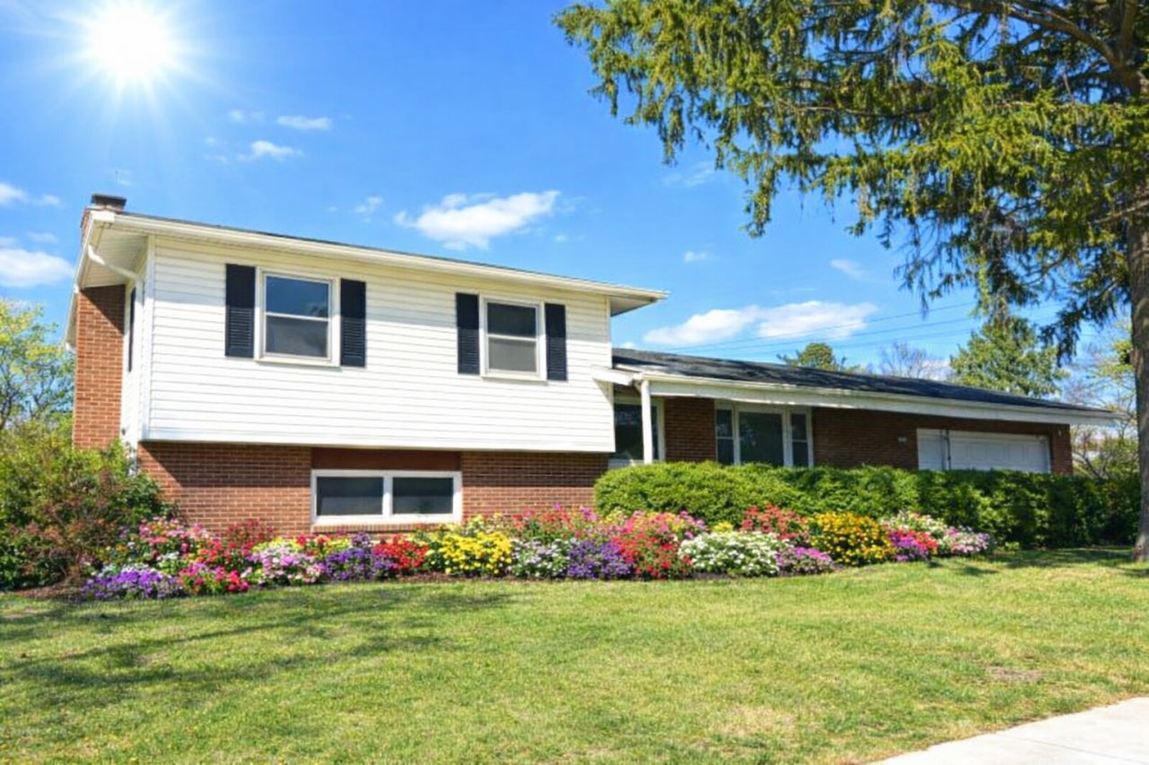 2215 5th Avenue, Sterling, IL 61081 Main Photo