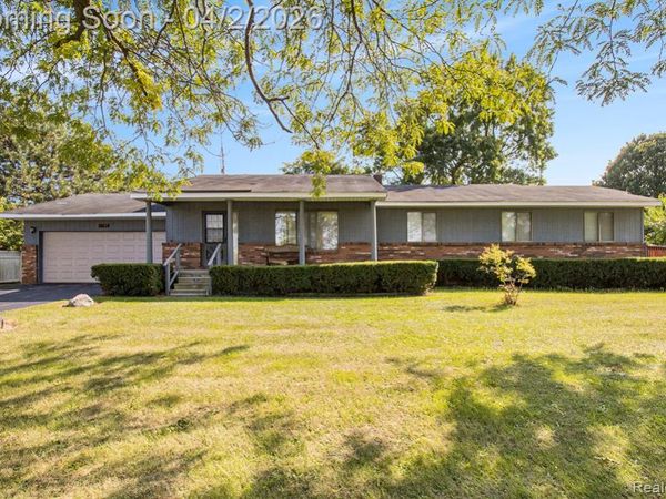 5037 W Court Street, Flint, MI 48532