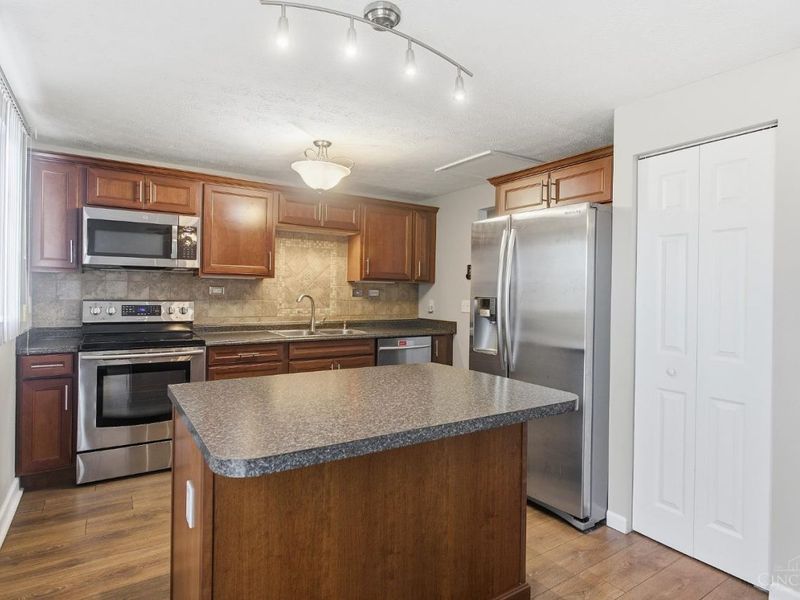 11581 Norbourne Drive, Forest Park, OH 45240 Photo 8