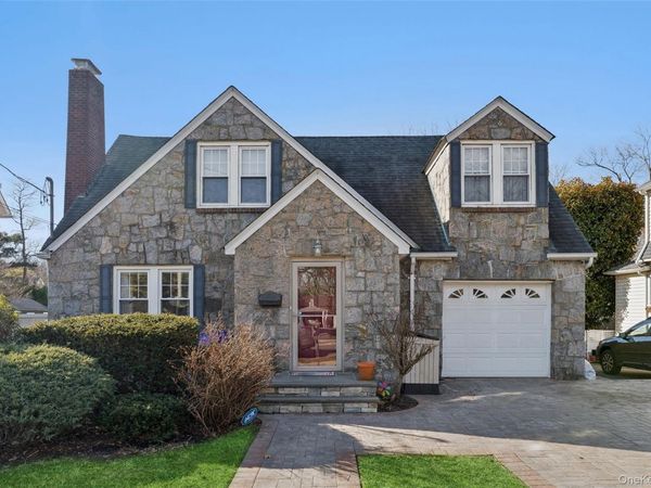 50 Paumanake Avenue , Babylon, NY 11702