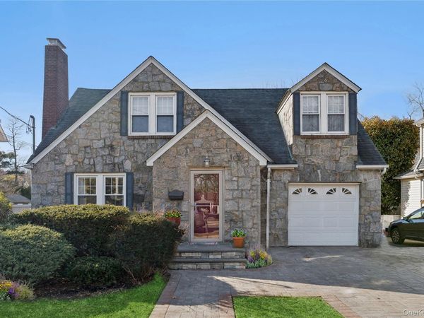 50 Paumanake Avenue , Babylon, NY 11702