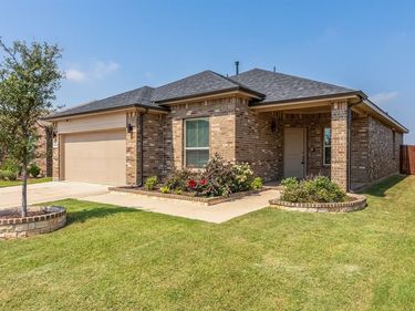 10113 Saltbrush Street, Fort Worth, TX 76177