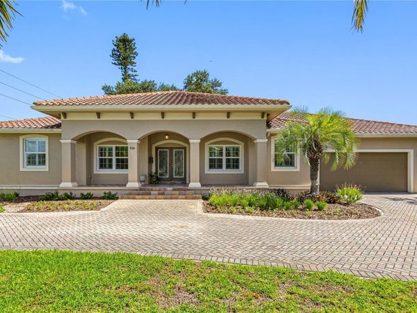 926 CORDOVA BOULEVARD NE, ST PETERSBURG, FL 33704