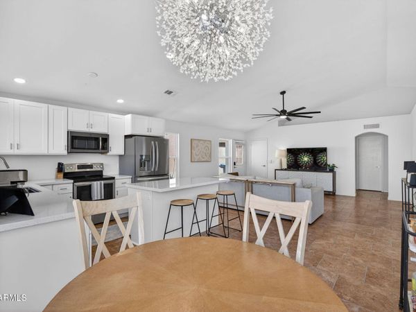 814 E MANOR Drive, Chandler, AZ 85225