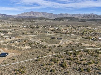 1374 Hunters Point Drive, Gardnerville, NV 89410 Photo