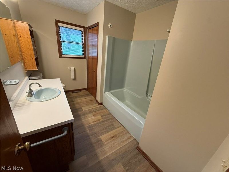 2286 Stonecreek Road SW, New Philadelphia, OH 44663 Photo 14