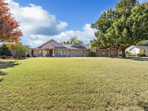1810 Elmhurst Avenue, Nichols Hills, OK 73120