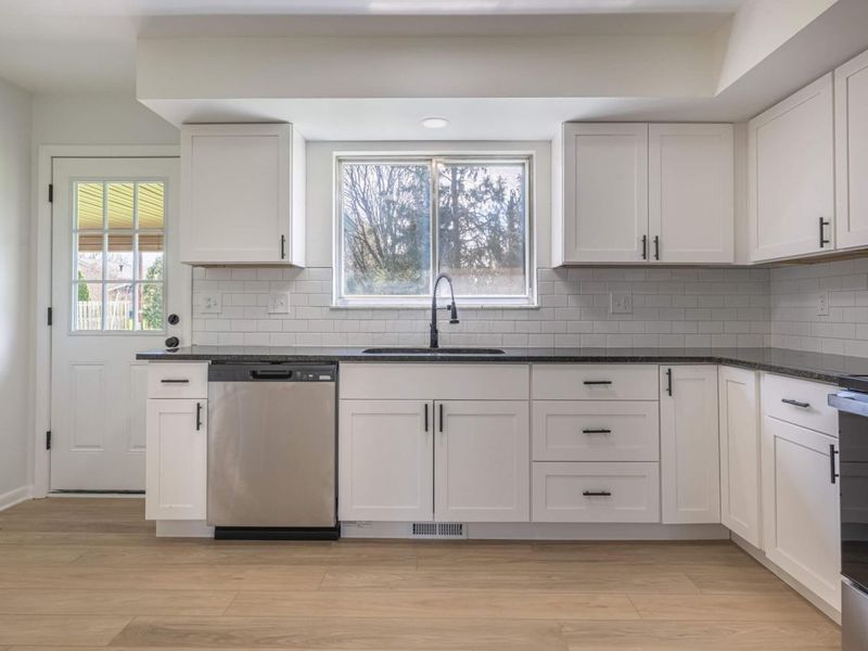 435 Blackstone Drive, Dayton, OH 45459 Photo 13