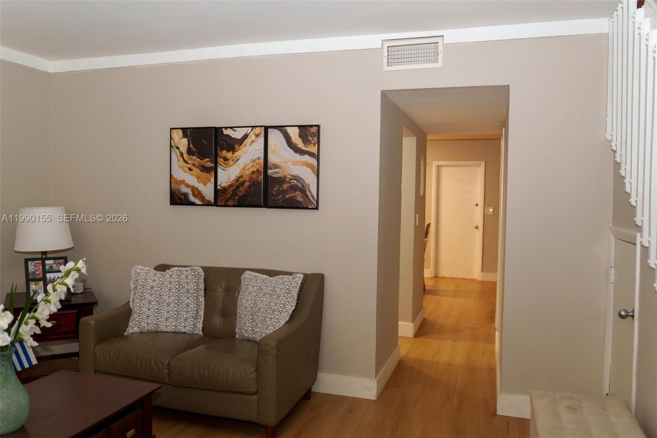 14234 NE 3rd Ct, Unit 11C, Miami, FL 33161 Photo