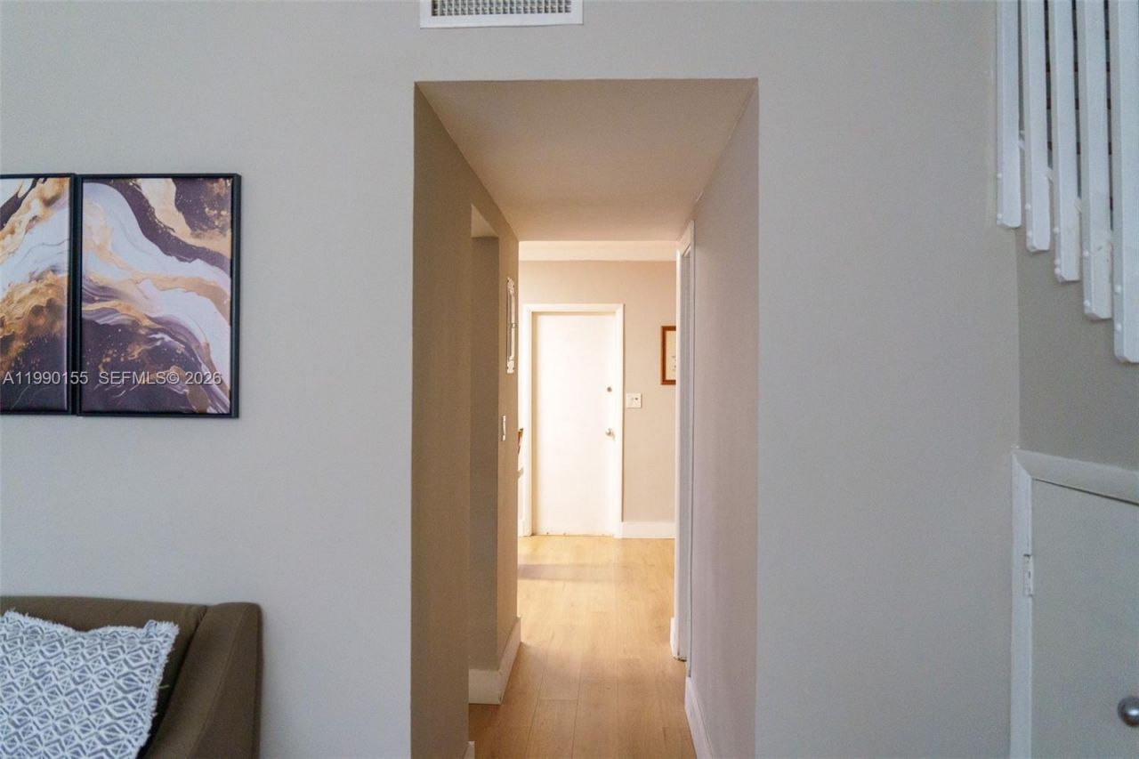 14234 NE 3rd Ct, Unit 11C, Miami, FL 33161 Photo