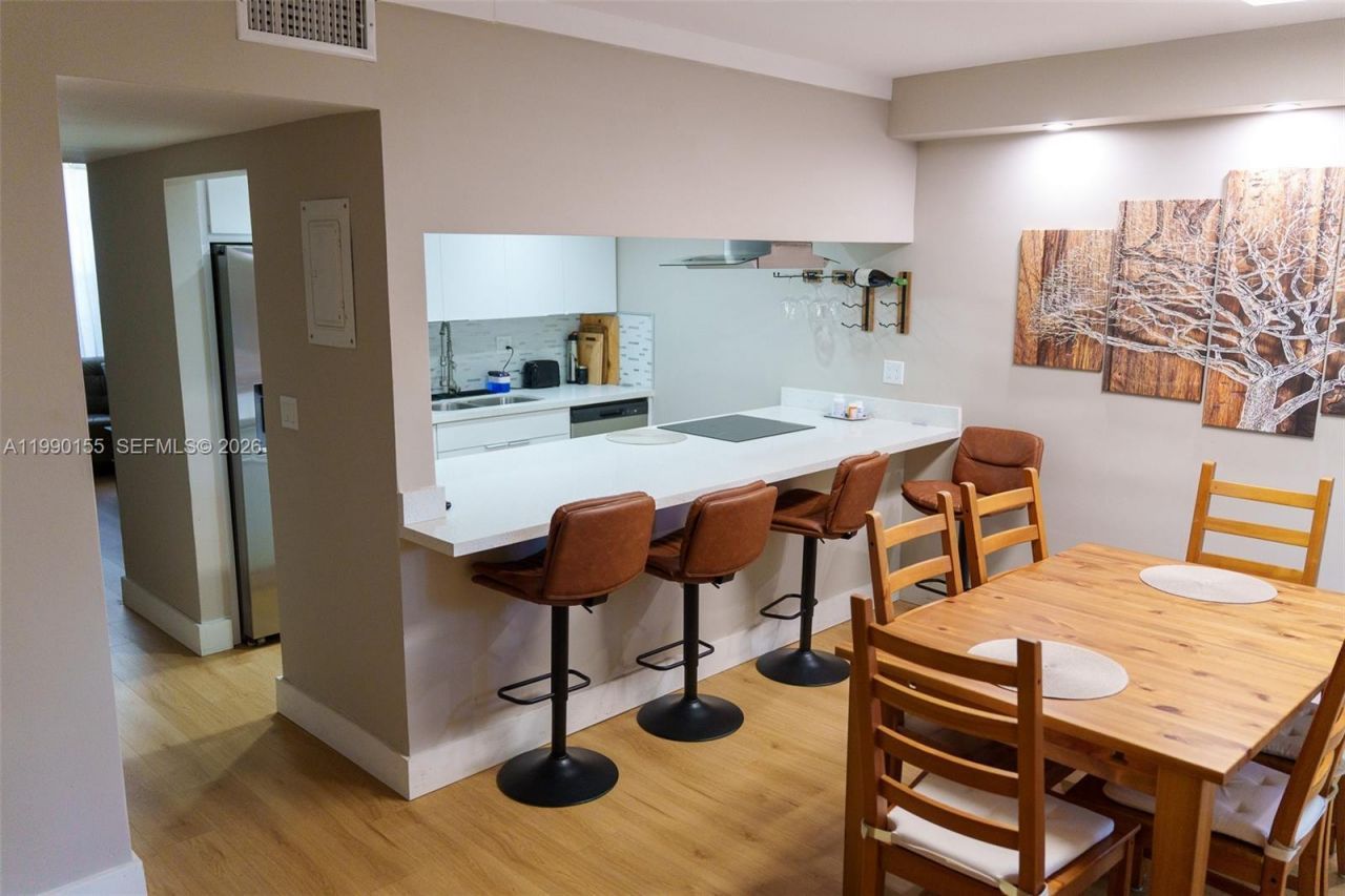 14234 NE 3rd Ct, Unit 11C, Miami, FL 33161 Photo