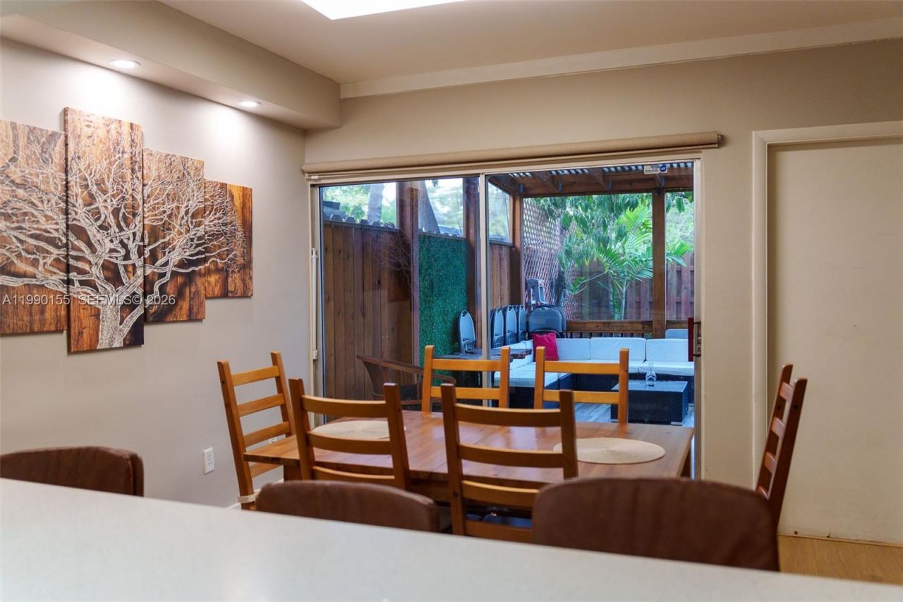 14234 NE 3rd Ct, Unit 11C, Miami, FL 33161 Photo