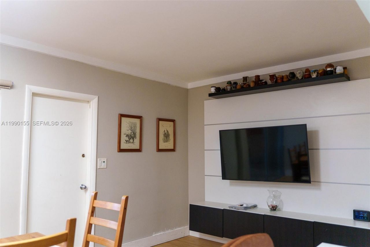 14234 NE 3rd Ct, Unit 11C, Miami, FL 33161 Photo