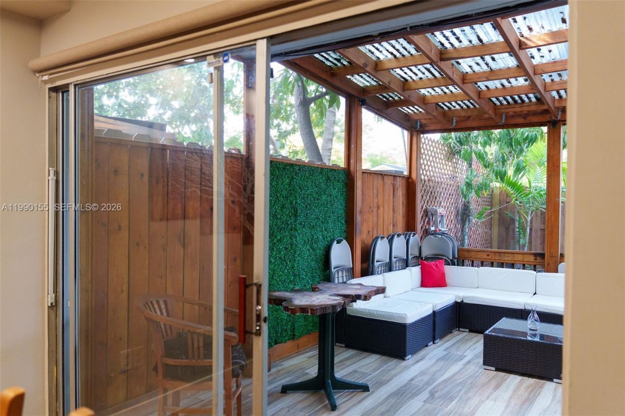 14234 NE 3rd Ct, Unit 11C, Miami, FL 33161 Photo