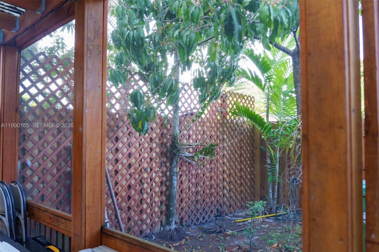 14234 NE 3rd Ct, Unit 11C, Miami, FL 33161 Photo