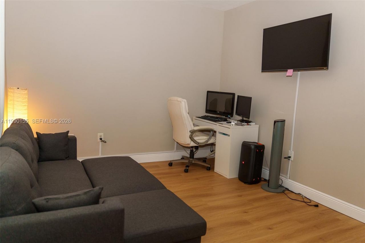 14234 NE 3rd Ct, Unit 11C, Miami, FL 33161 Photo