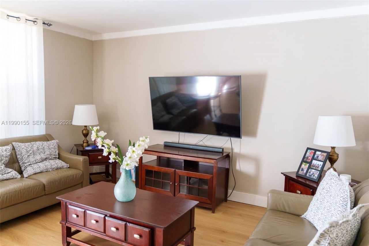 14234 NE 3rd Ct, Unit 11C, Miami, FL 33161 Photo