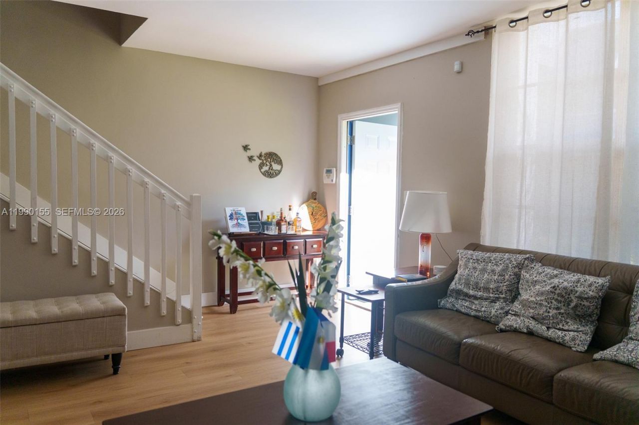 14234 NE 3rd Ct, Unit 11C, Miami, FL 33161 Photo